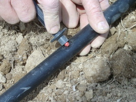 Installing Emitter in Pipe